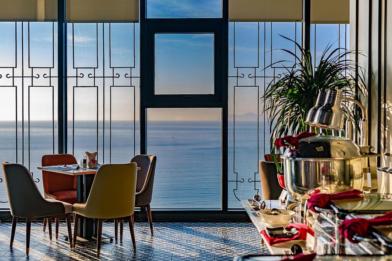 Peninsula Hotel Danang Bagian luar foto