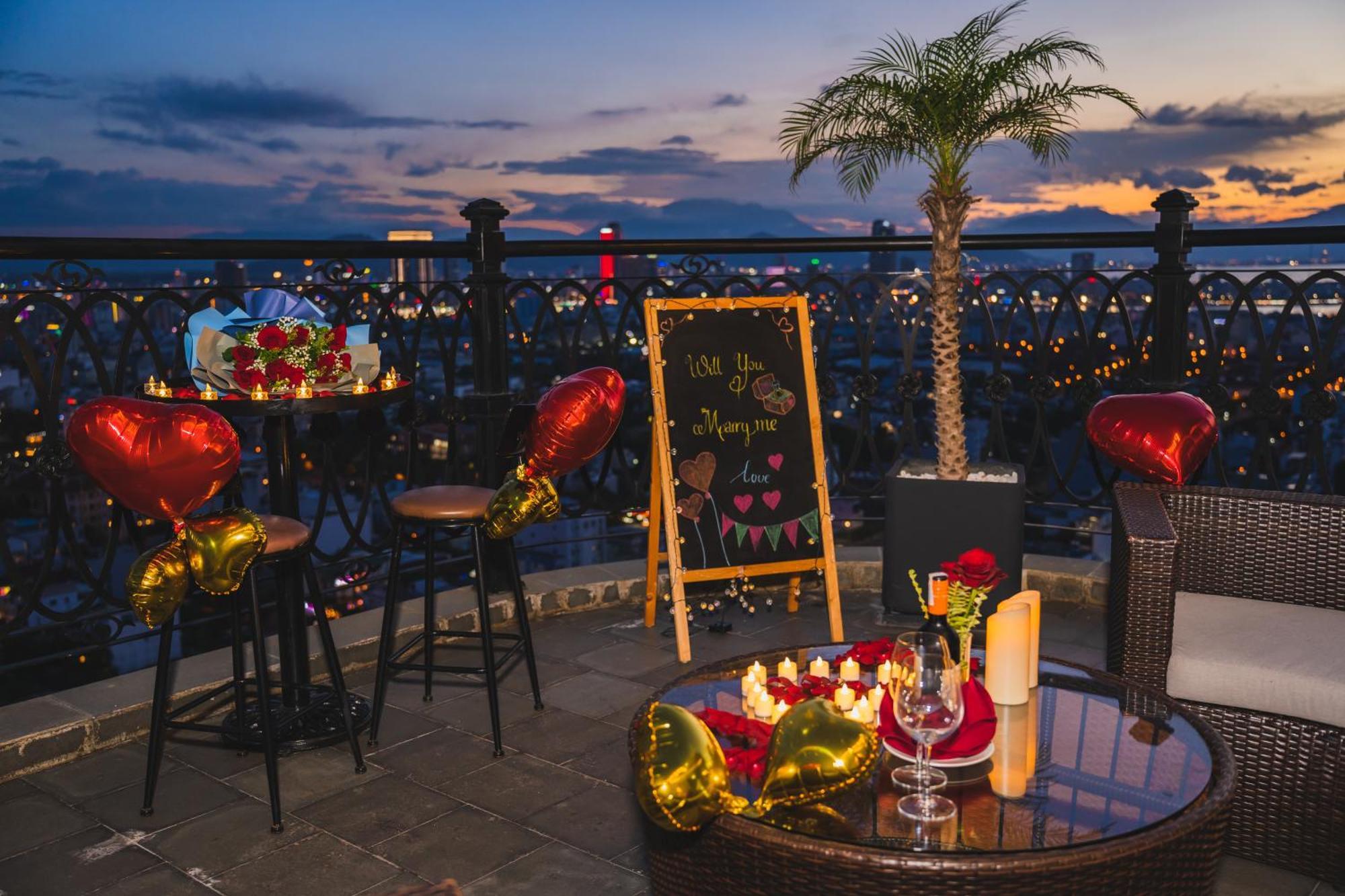 Peninsula Hotel Danang Bagian luar foto